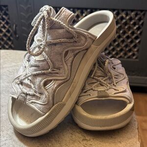 Nike Men’s Cream Sandals